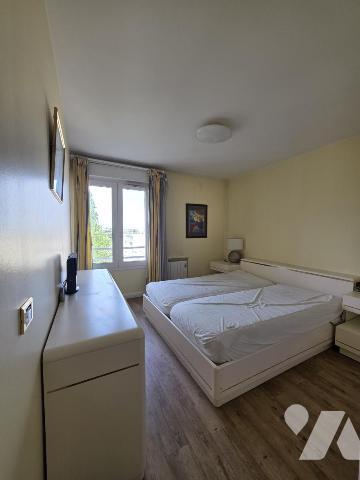 Sceaux - Proche Gare - Appartements 5 pièces 3 chambres avec cave et parking
