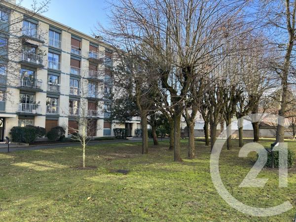Appartement F5 à vendre  5 pièces - 102,63 m2 ST MAUR DES FOSSES - 94