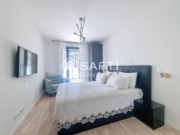 Appartement 2 chambres, 2 balcons à 5minutes du RER A, exposition SUD