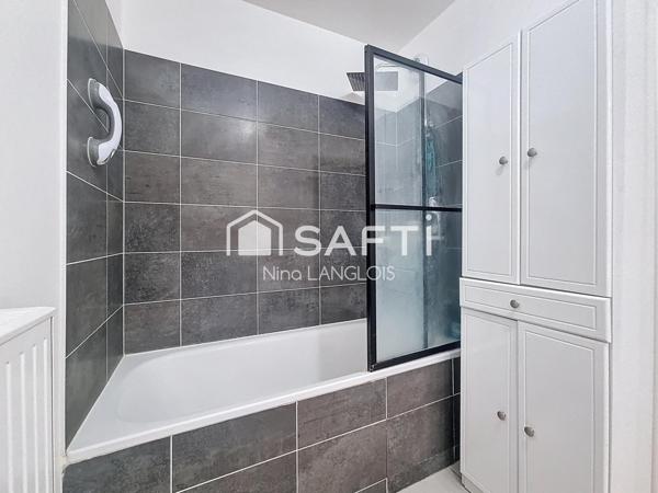 Appartement 2 chambres, 2 balcons à 5minutes du RER A, exposition SUD