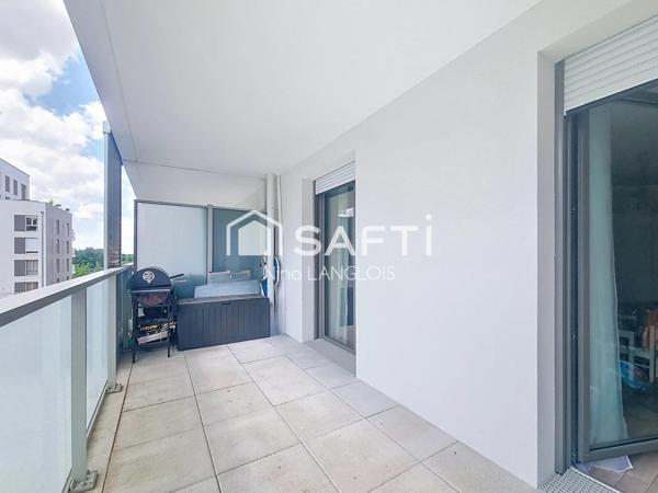 Appartement 2 chambres, 2 balcons à 5minutes du RER A, exposition SUD