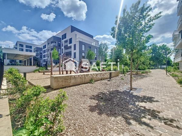 Appartement 2 chambres, 2 balcons à 5minutes du RER A, exposition SUD