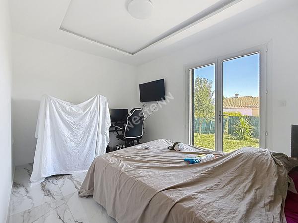Maison neuve d'architecte à vendre à Aubagne - 4 chambres, piscine et grand terrain !
