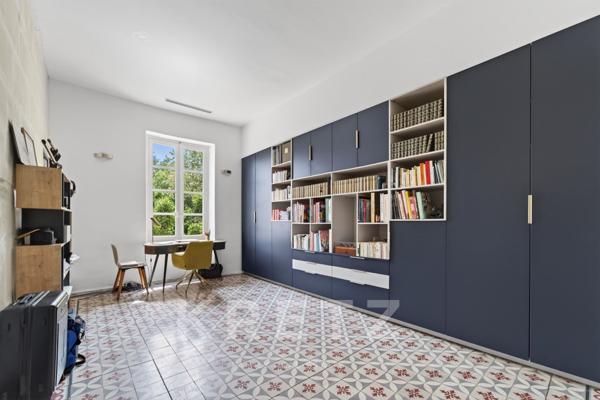 Mas provençal XVIIIe rénové – 465 m², 10 chambres, 2,9 hectares, piscine – Saint-Rémy-de-Provence