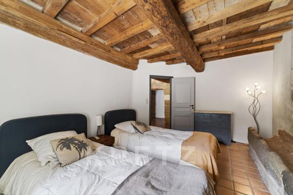 Mas provençal XVIIIe rénové – 465 m², 10 chambres, 2,9 hectares, piscine – Saint-Rémy-de-Provence
