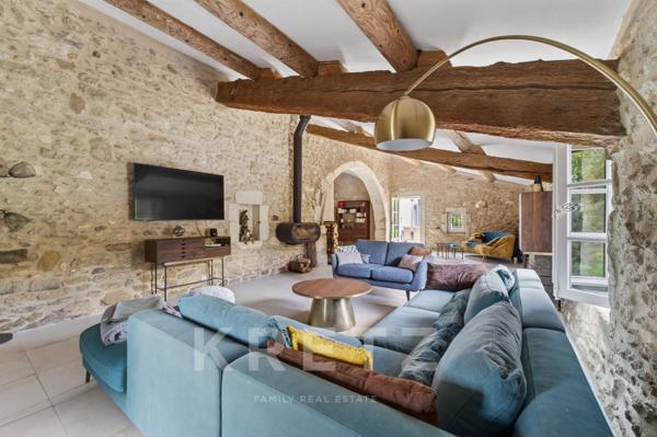 Mas provençal XVIIIe rénové – 465 m², 10 chambres, 2,9 hectares, piscine – Saint-Rémy-de-Provence