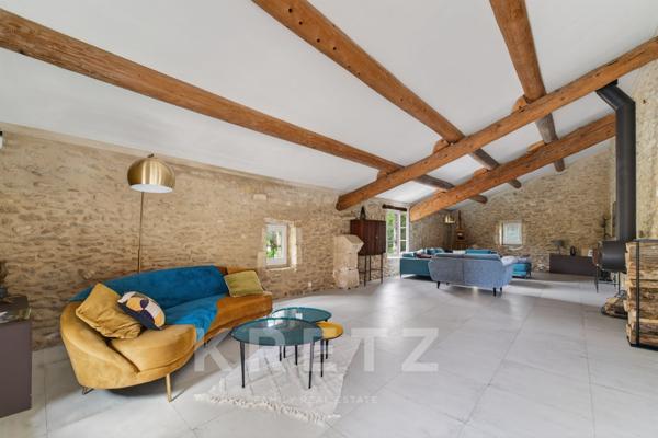 Mas provençal XVIIIe rénové – 465 m², 10 chambres, 2,9 hectares, piscine – Saint-Rémy-de-Provence