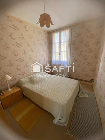 Maison quatre chambres, à rénover avec un bel extérieur