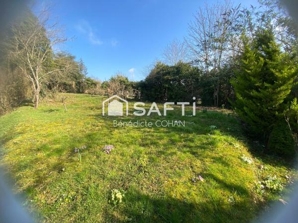 Maison quatre chambres, à rénover avec un bel extérieur