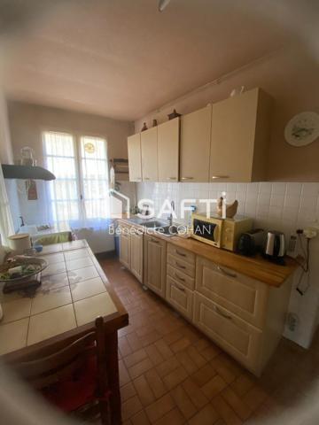 Maison quatre chambres, à rénover avec un bel extérieur