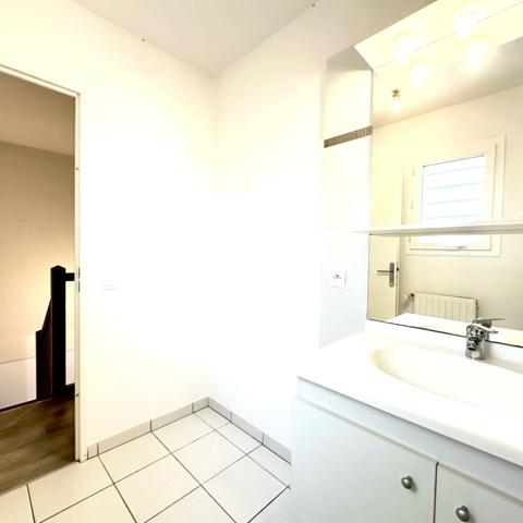 BIGANOS(33)-MAISON duplex-60M²-2ch-terrasse-espace vert