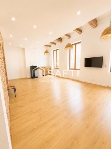 Maison de village avec 2 apts et un local commercial