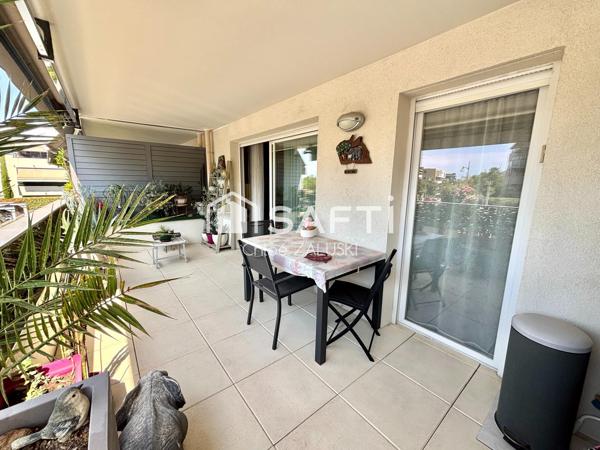 Appartement T4 avec piscine, garage et place de parking privative