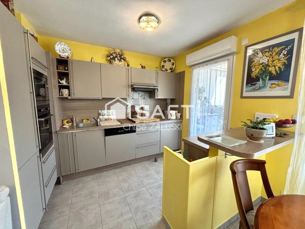 Appartement T4 avec piscine, garage et place de parking privative