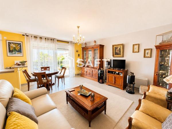 Appartement T4 avec piscine, garage et place de parking privative