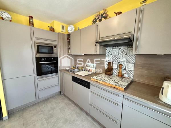 Appartement T4 avec piscine, garage et place de parking privative