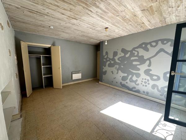 Immeuble avec 3 lots dans le centre de Montpezat-de-Quercy
