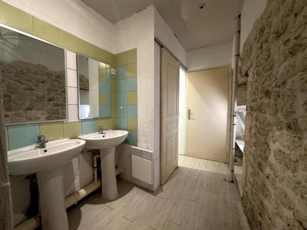Immeuble avec 3 lots dans le centre de Montpezat-de-Quercy