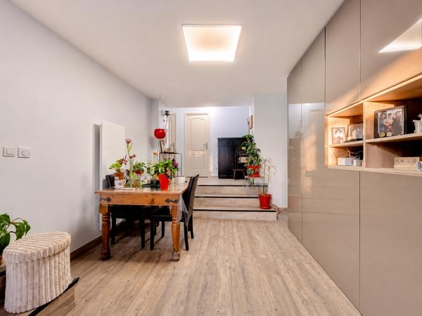 Appartement
         3 pièces
        - 88 m² Exclusivité 160 000 € *