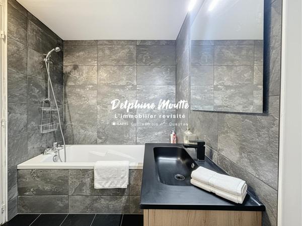 T3 VARS CENTRE intégralement rénové