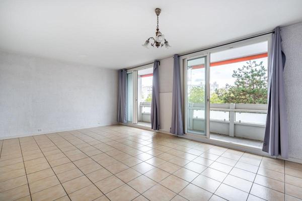 Appartement Lyon 69005 limite Sainte Foy et Tassin. 3 pièce(s) 70.22 m2 Loi Carrez