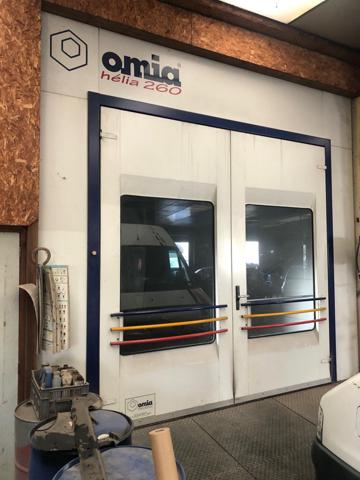 Local commercial avec grand logement (actuellement garage automobile)