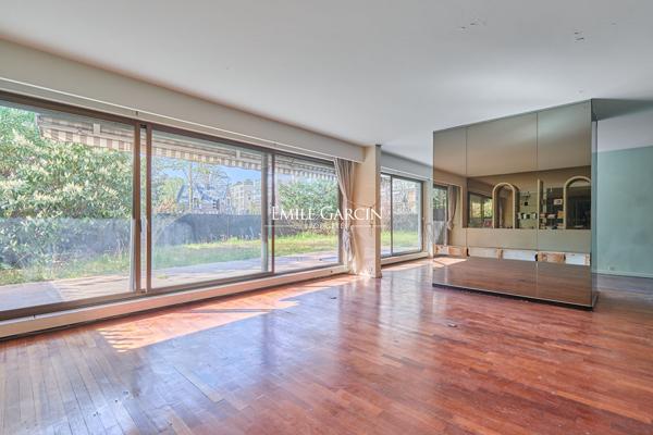 À Vendre - Appartement à rénover avec projet - Neuilly -Sur-Seine - 92200 - Rez-de-Jardin - 5 Chambres