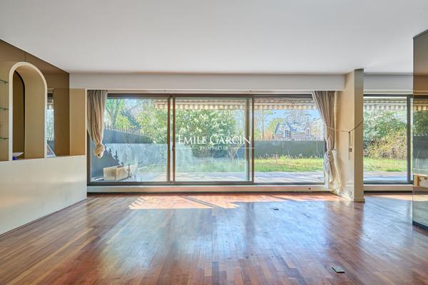 À Vendre - Appartement à rénover avec projet - Neuilly -Sur-Seine - 92200 - Rez-de-Jardin - 5 Chambres