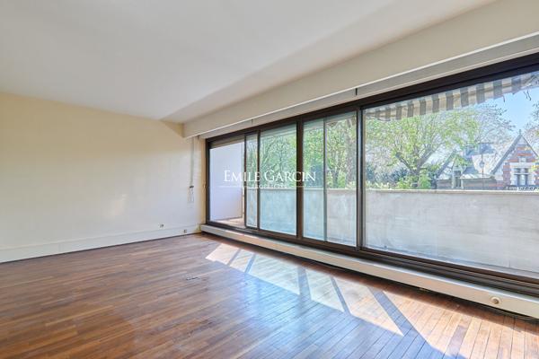 À Vendre - Appartement à rénover avec projet - Neuilly -Sur-Seine - 92200 - Rez-de-Jardin - 5 Chambres