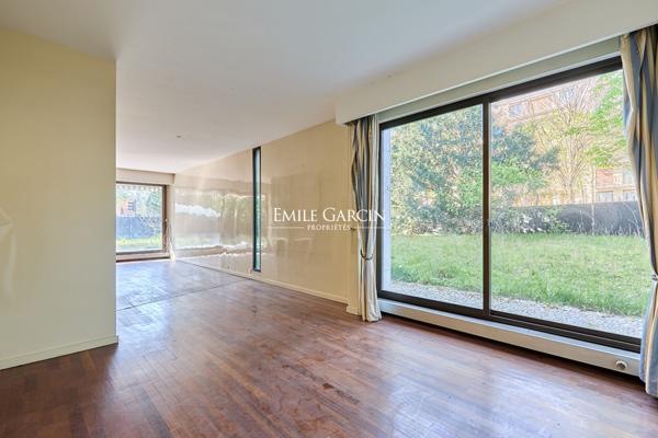 À Vendre - Appartement à rénover avec projet - Neuilly -Sur-Seine - 92200 - Rez-de-Jardin - 5 Chambres