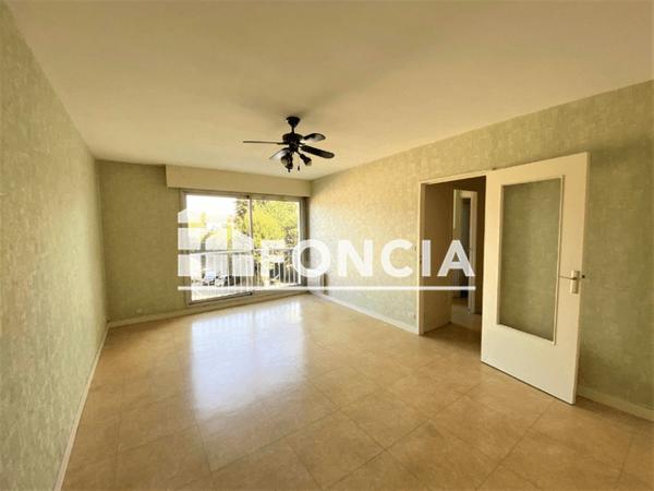 Location Appartement 2 pièces 48.22 m² - 93/95 RUE DE LA BOULE Flers 61100