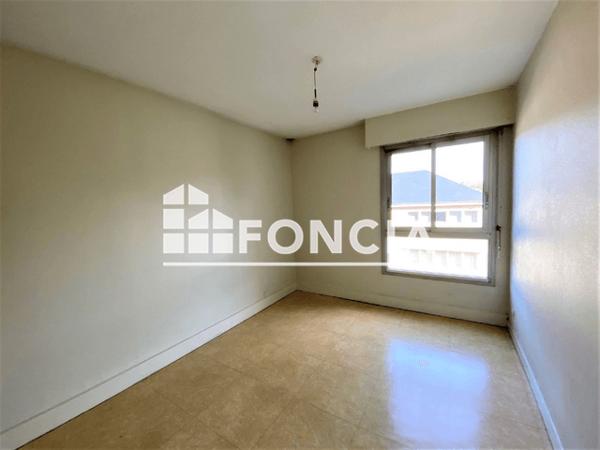 Location Appartement 2 pièces 48.22 m² - 93/95 RUE DE LA BOULE Flers 61100