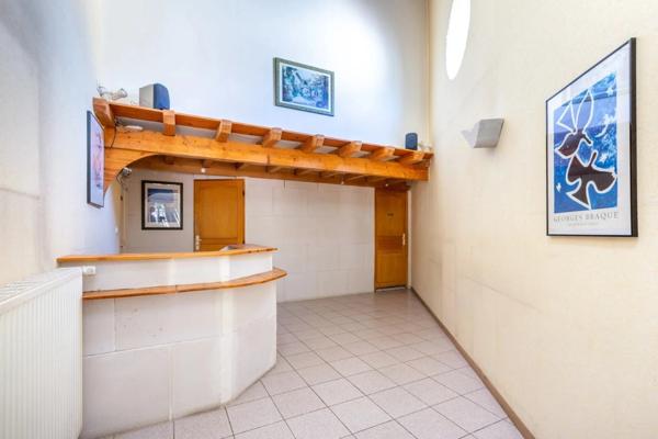 Maison Bourgeoise 8 pièces + annexes VILLARS LES DOMBES (01)
