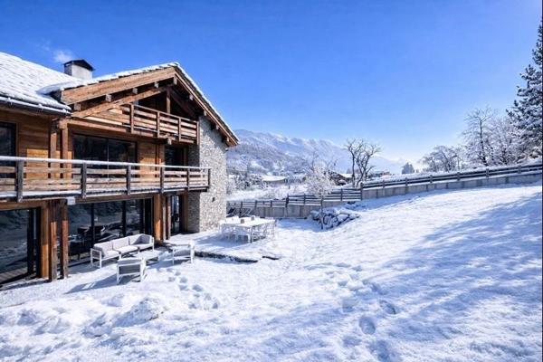 Chalet de luxe ski aux pieds