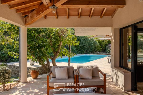 Bastide contemporaine avec piscine