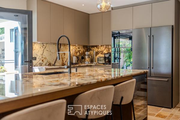 Bastide contemporaine avec piscine