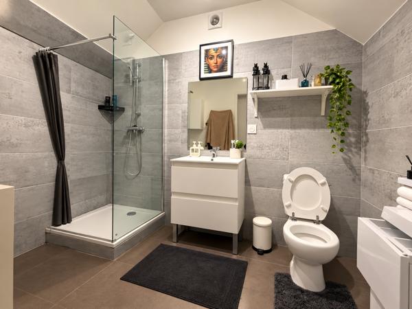 À VENDRE – STUDIO LOUÉ ET CLIMATISE – RDC