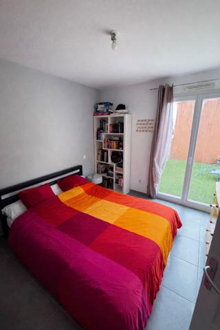 Villa de plain-pied, 81 m2 sur 384m2 de terrain avec 3 chambre et garage