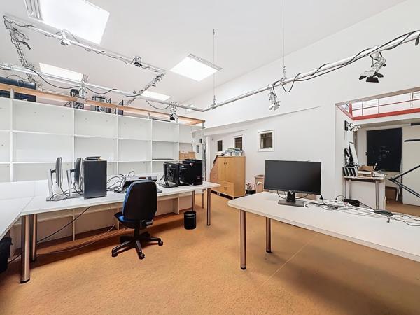 Bureaux spacieux à deux pas du métro Volontaires Paris 15