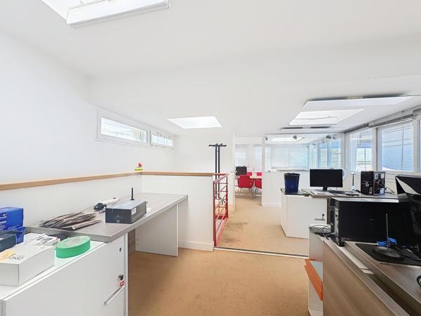 Bureaux spacieux à deux pas du métro Volontaires Paris 15