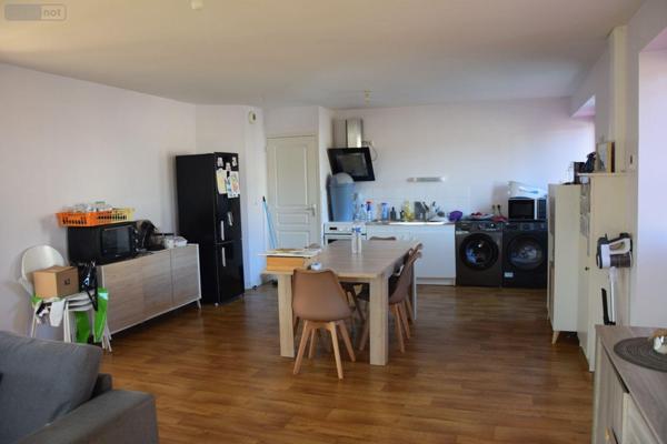 Immeuble à vendre à La Bazoge-Montpinçon en Mayenne (53440), ref : 53075-FC121