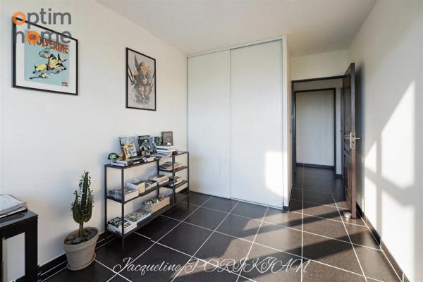 Appartement T3 en résidence avec vue mer, terrasse, garage et places de parking