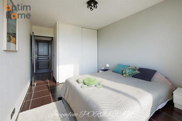 Appartement T3 en résidence avec vue mer, terrasse, garage et places de parking