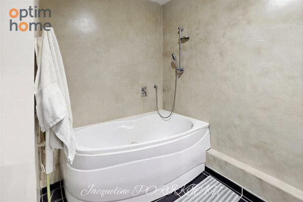 Appartement T3 en résidence avec vue mer, terrasse, garage et places de parking