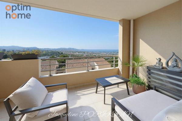 Appartement T3 en résidence avec vue mer, terrasse, garage et places de parking