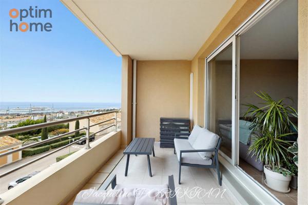 Appartement T3 en résidence avec vue mer, terrasse, garage et places de parking