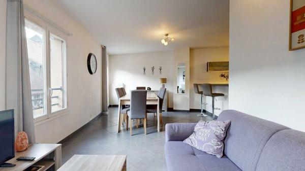 Appartement - Sarlat-la-caneda Charmant Appartement T3 Lumineux en Centre-Ville avec 2 Chambres