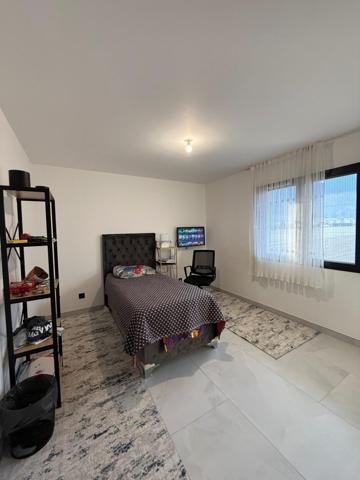 Maison mitoyenne contemporaine, pensée avec goût pour un confort de vie optimal