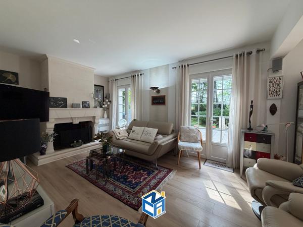 MAISON 4 CHAMBRES - SOUS-SOL COMPLET - VÉRANDA - TERRAIN ARBORÉ 4522M2