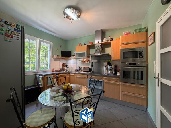 MAISON 4 CHAMBRES - SOUS-SOL COMPLET - VÉRANDA - TERRAIN ARBORÉ 4522M2